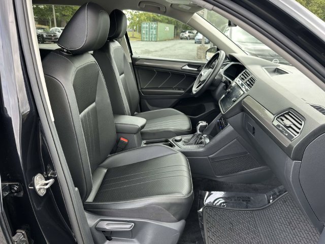 Used 2024 Volkswagen Tiguan SE AWD/4WD image 9