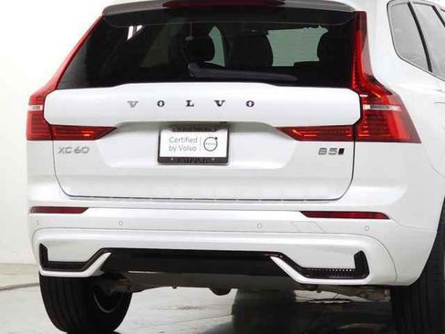 Used 2024 Volvo XC60 B5 Core w/ Protection Package Premier image 12