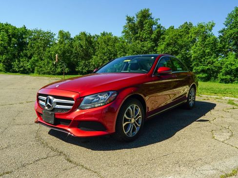 Used 2016 Mercedes-Benz C 300 4MATIC Sedan w/ Surround View Package image 6