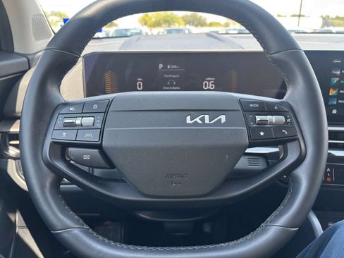 Used 2026 Kia Sportage LX FWD image 23