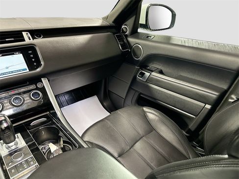 Used 2016 Land Rover Range Rover Sport HSE image 24