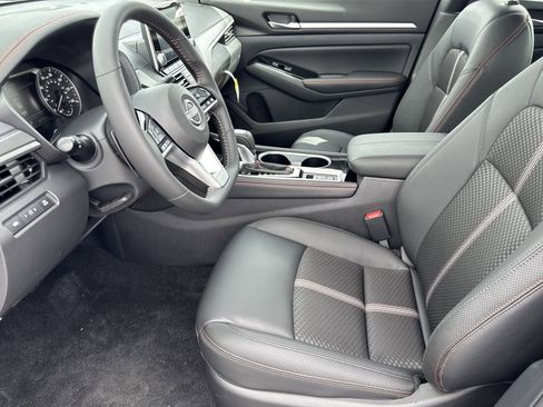 New 2025 Nissan Altima 2.5 SR image 11