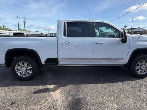 New 2026 Chevrolet Silverado 2500 High Country w/ High Country Premium Package AWD/4WD image 4