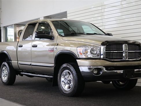 Used 2009 Dodge Ram 3500 Truck SLT w/ Popular Equipment Group AWD/4WD image 2