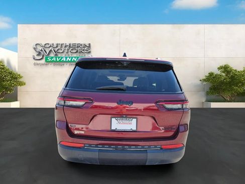 Used 2022 Jeep Grand Cherokee L Limited w/ Luxury Tech Group II RWD image 4