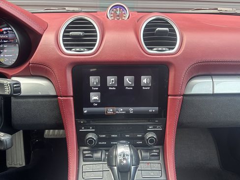 Certified 2021 Porsche 718 Boxster Spyder image 19