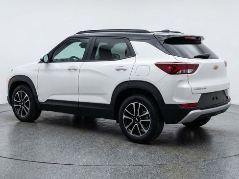 Used 2025 Chevrolet TrailBlazer LT image 6