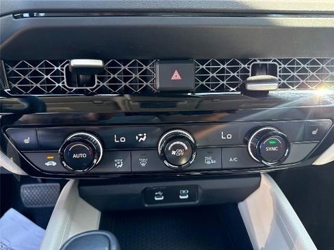 Used 2023 Honda Accord EX-L image 10