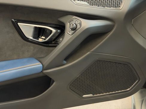 Used 2021 Lamborghini Huracan EVO image 21