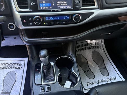 Used 2016 Toyota Highlander XLE FWD image 28