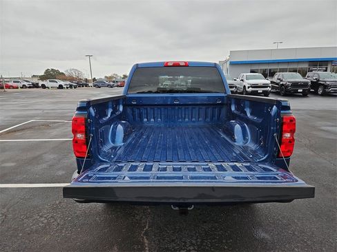 Certified 2018 Chevrolet Silverado 1500 LT w/ Texas Edition image 24