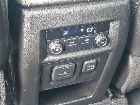 Certified 2021 Chevrolet Traverse RS AWD/4WD image 11
