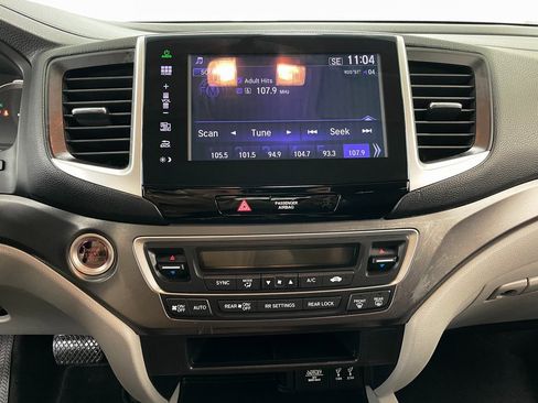 Used 2016 Honda Pilot EX image 28