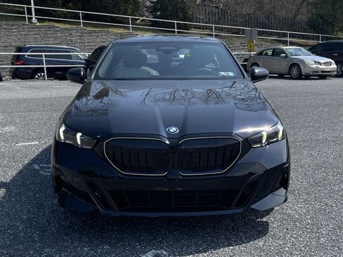 New 2026 BMW 550e xDrive image 2