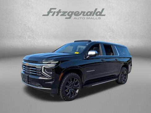 Used 2025 Chevrolet Suburban Premier AWD/4WD image 2