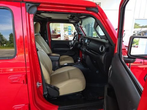 Used 2019 Jeep Wrangler Unlimited Sahara w/ Dual Top Group AWD/4WD image 48