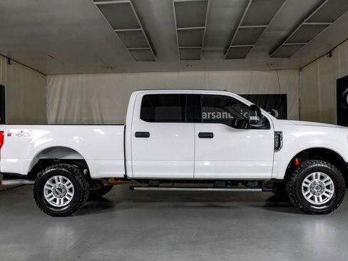 Used 2017 Ford F250 XLT w/ XLT Value Package AWD/4WD image 5