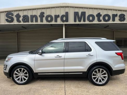 Used 2016 Ford Explorer Limited w/ Equipment Group 301A image 2