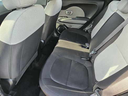 Used 2018 Kia Soul FWD image 27