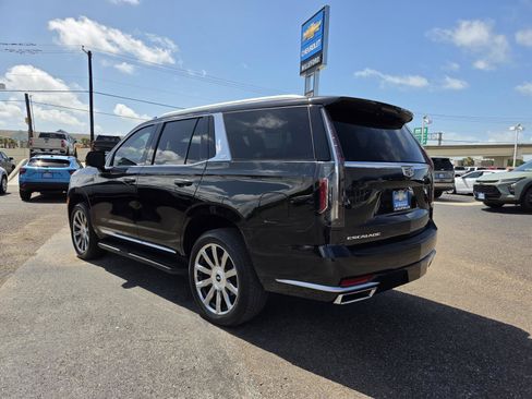 Used 2022 Cadillac Escalade Premium Luxury Platinum RWD image 3