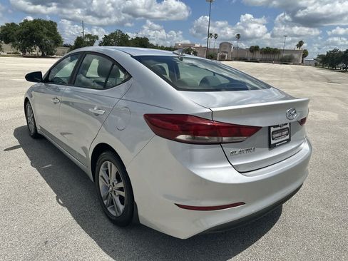 Used 2018 Hyundai Elantra SEL FWD image 12