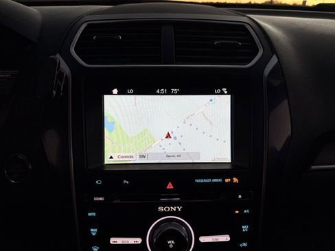 Used 2017 Ford Explorer Limited image 19