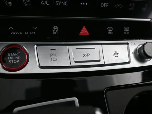 Used 2026 Audi RS Q8 performance AWD/4WD image 31