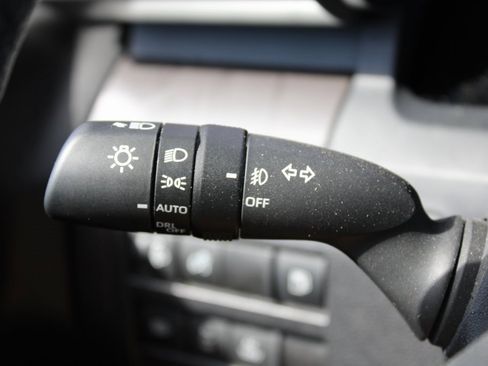 Used 2024 Toyota Tacoma TRD Off-Road image 31