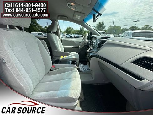 Used 2013 Toyota Sienna LE w/ Towing Pkg FWD image 30