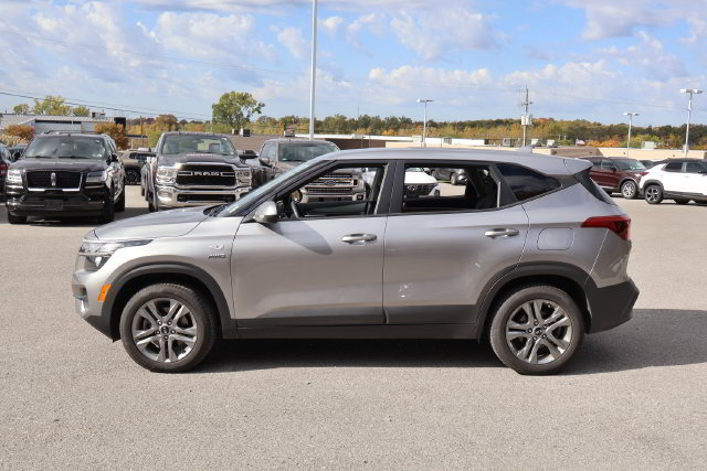 Used 2021 Kia Seltos LX AWD/4WD image 4
