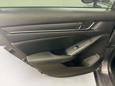Used 2018 Honda Accord Sport image 26