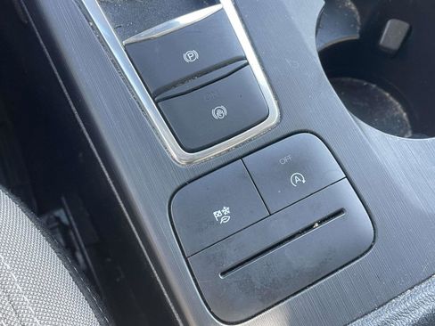 Used 2022 Ford Escape SE w/ SE Sport Appearance Package image 12