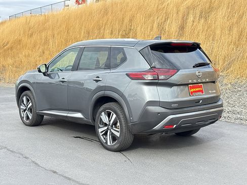 Used 2023 Nissan Rogue SL w/ SL Premium Package image 4