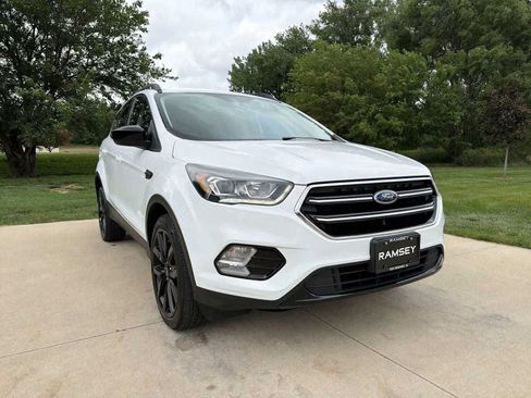 Used 2018 Ford Escape SE w/ SE Sport Appearance Package AWD/4WD image 8