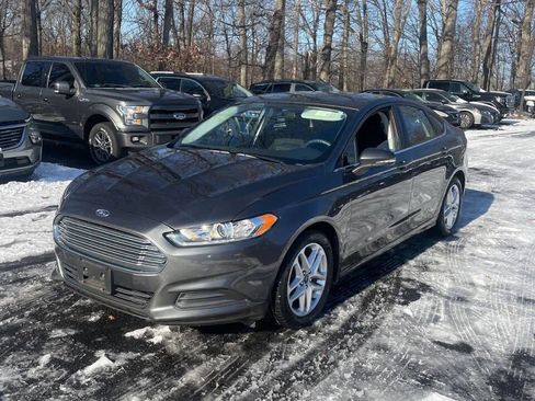 Used 2016 Ford Fusion SE image 9