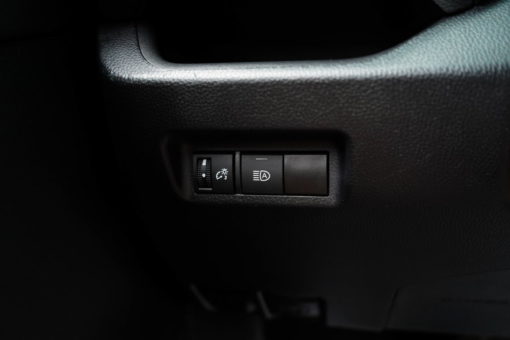 Used 2021 Toyota RAV4 XLE FWD image 31