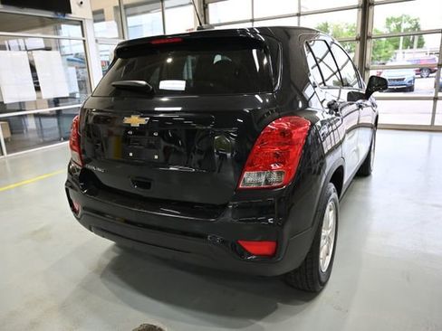 Used 2020 Chevrolet Trax LS w/ Tint and Cruise Package AWD/4WD image 5