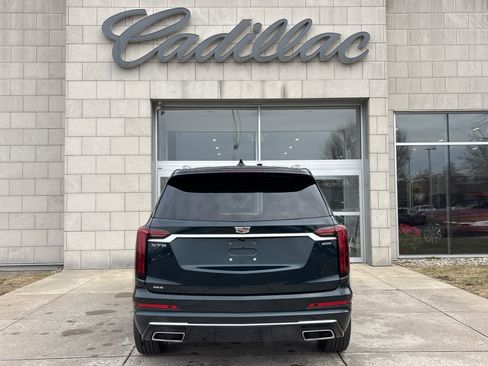 Used 2025 Cadillac XT6 Premium Luxury image 6