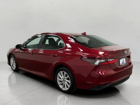 Used 2022 Toyota Camry LE image 7