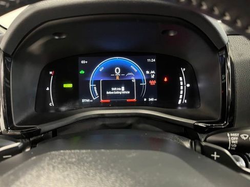 Used 2025 Toyota Camry SE FWD image 26