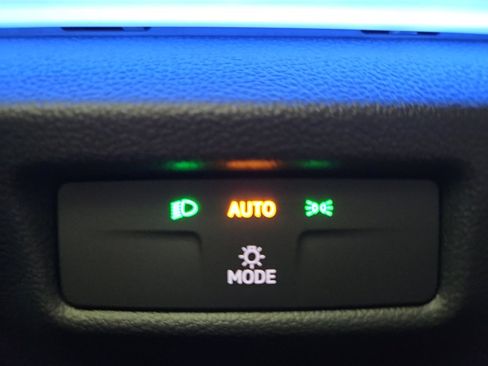 New 2026 Volkswagen Tiguan SE R-Line image 11