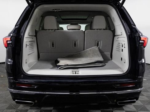 Used 2025 Buick Enclave Avenir w/ Super Cruise Package FWD image 35