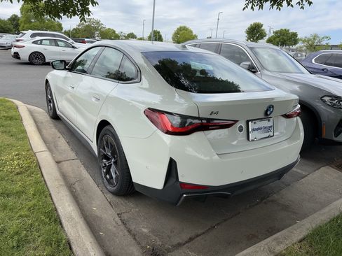 Used 2023 BMW i4 eDrive35 RWD image 19