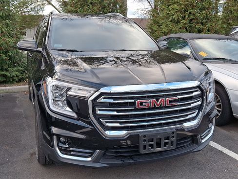 Used 2022 GMC Terrain SLT image 2