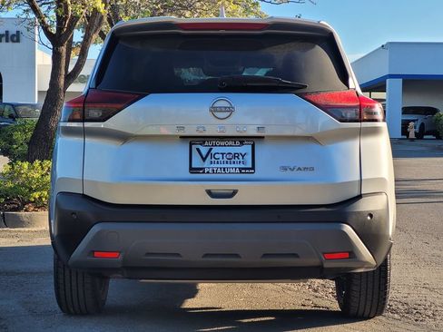 Used 2023 Nissan Rogue SV AWD/4WD image 5