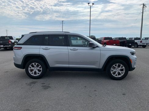 Used 2022 Jeep Grand Cherokee Limited AWD/4WD image 11