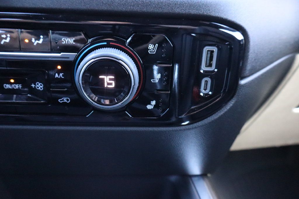 Used 2025 Chevrolet Silverado 3500 High Country w/ Technology Package AWD/4WD image 13