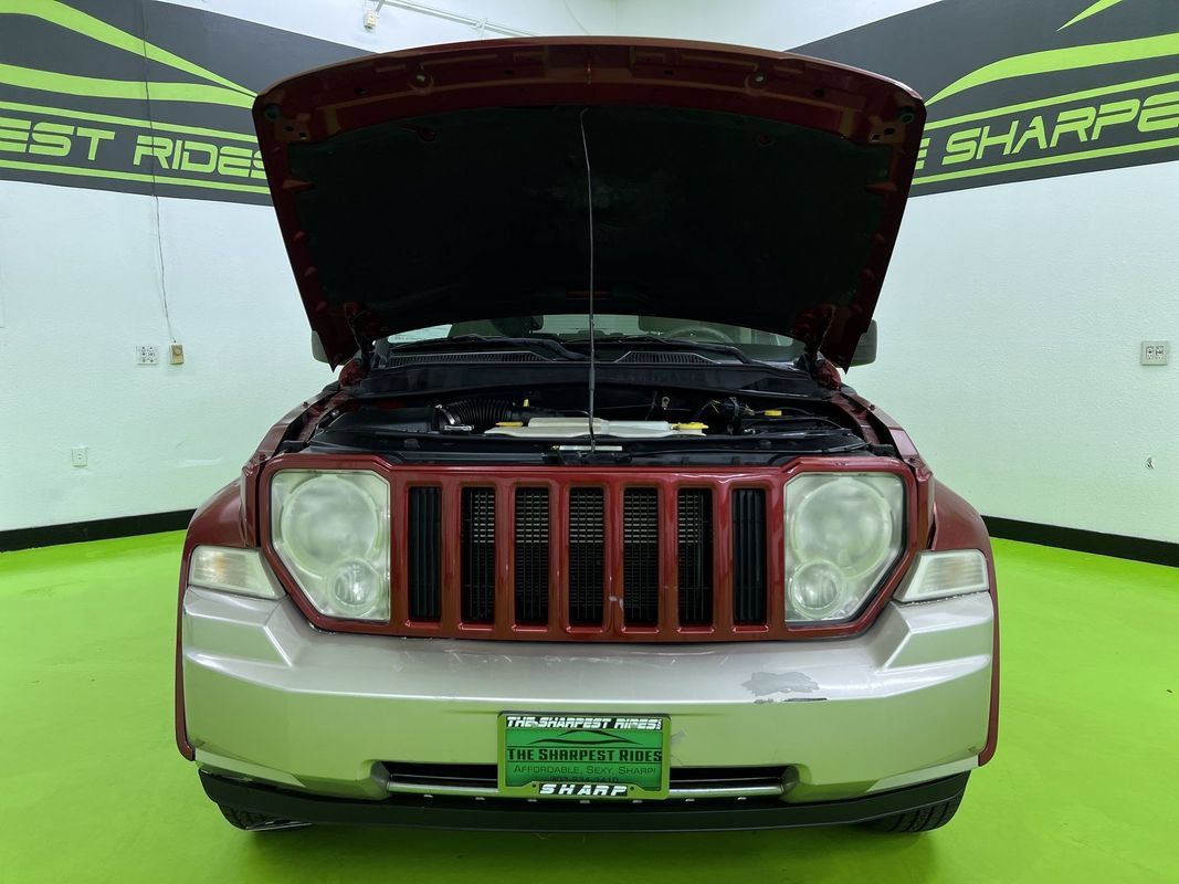 Used 2008 Jeep Liberty Sport w/ Popular Equipment Group AWD/4WD image 4