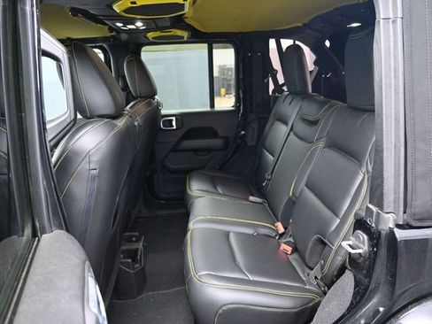Used 2021 Jeep Wrangler Unlimited Sahara w/ Uconnect 4C Nav & Sound Group AWD/4WD image 13