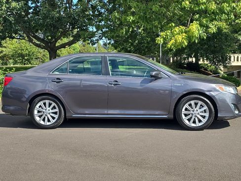 Used 2014 Toyota Camry XLE w/ Leather Package FWD image 8